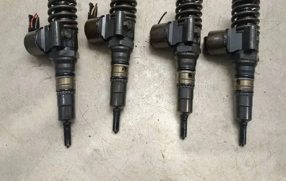 Audi A3 S3 8P Fuel injectors set 0414720404