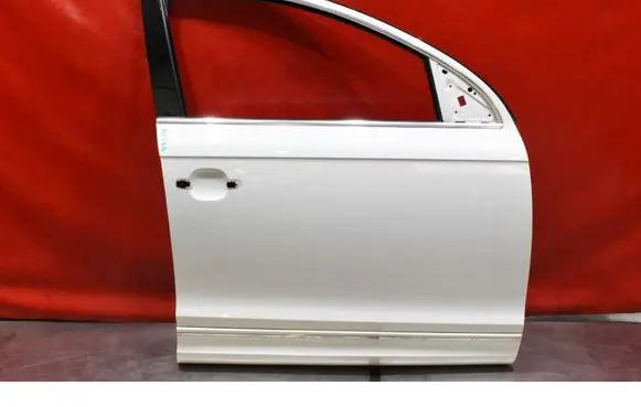 Audi Q7 4L Front door