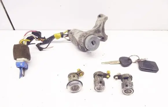 Hyundai Lantra II Ignition lock