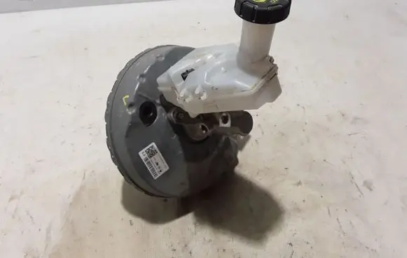 Dacia Sandero III Brake booster 472101095R