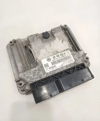 Volkswagen Golf VI Engine control unit/module 03C906016AM 03C907309A 0261S06083