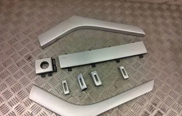 Land Rover Evoque I Dashboard glove box trim BJ32045R61HB