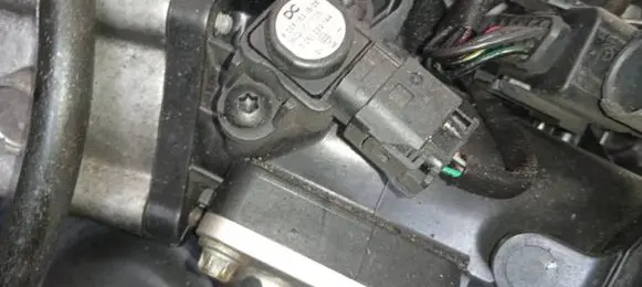 Mercedes-Benz R W251 Air pressure sensor A0061531528 0261230144