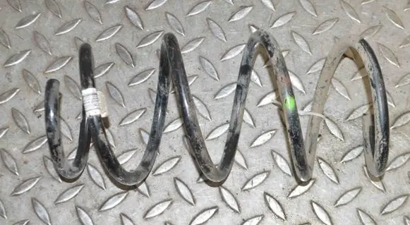 Volkswagen Golf VII Front coil spring