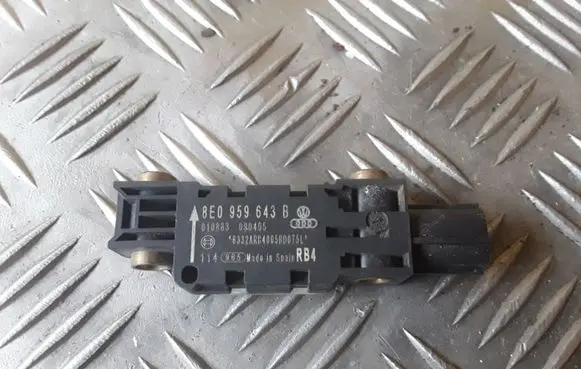 Audi A4 S4 B7 8E 8H Airbag deployment crash/impact sensor 8E0959643B