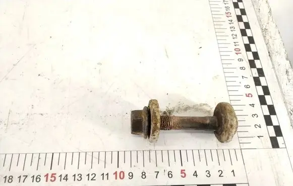 BMW X5 E53 Rear suspension camber bolt