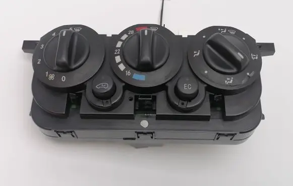 Mercedes-Benz A W168 Climate control unit 1688302085 Q111201
