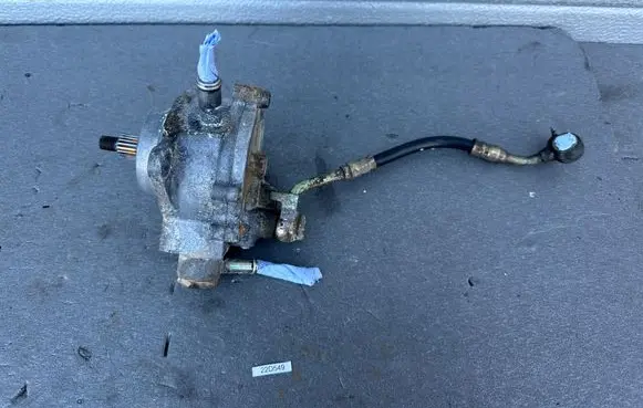 Nissan King Cab, Navara Vacuum pump 14650VK500