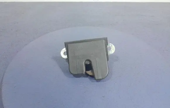 Seat Toledo III (5P) Tailgate/trunk/boot lock/catch/latch 5P5827505