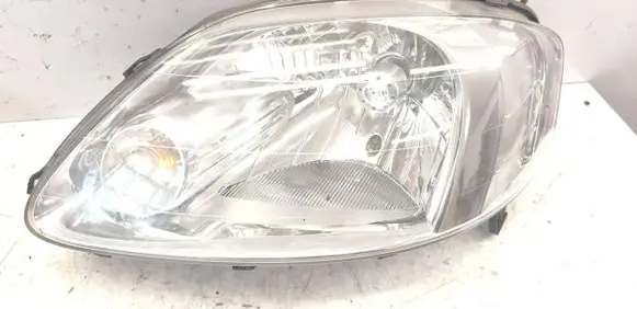 Volkswagen Fox Headlight/headlamp 5Z1941005A