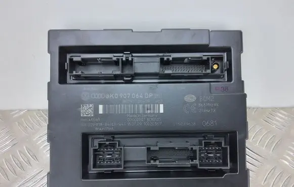 Audi A5 8T 8F Comfort/convenience module 8K0907064DP