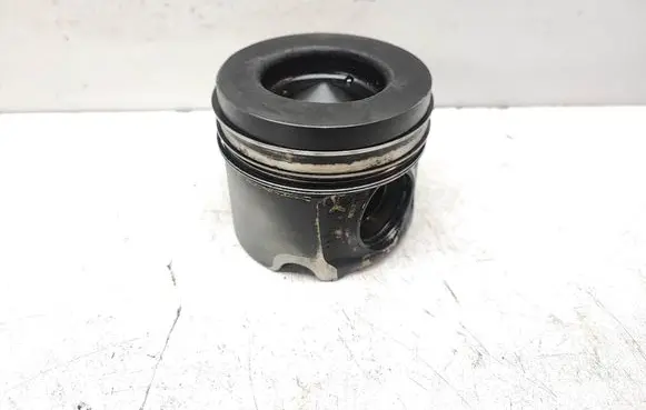 BMW 2 F46 Piston 843ME