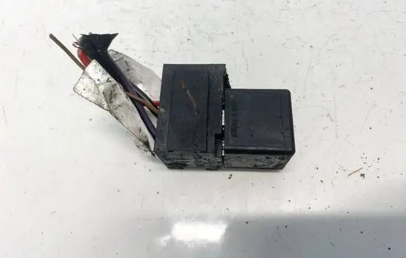 Mercedes-Benz A W169 Other relay 3334485008 v23134-a1-x65