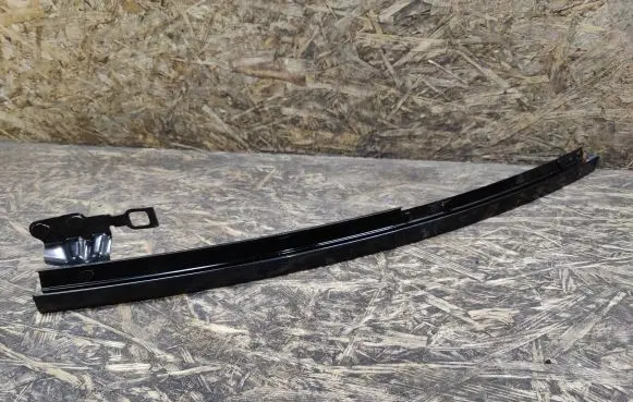 Lexus LS 460 - 600H Rear door windshield rail 