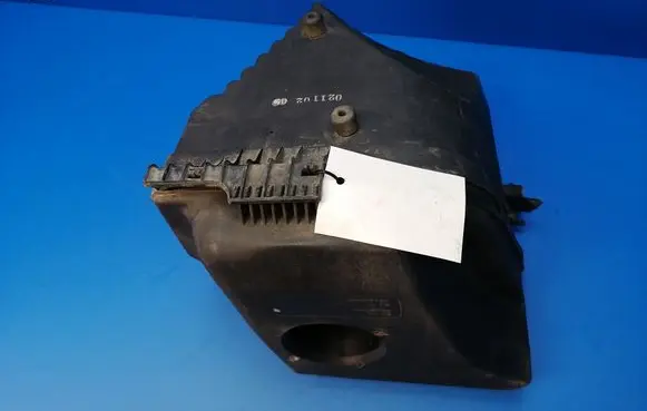 Cadillac CTS Air filter box 25741246 25699044
