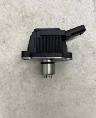 Volkswagen Golf VII Camshaft vanos timing valve 04E906048A 10409903 103181328225