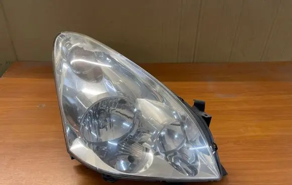 Toyota Corolla Verso E121 Headlight/headlamp