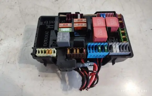 Mercedes-Benz C W205 Fuse module