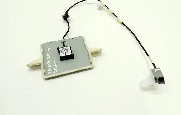 Toyota RAV 4 (XA40) Keyless system antenna 8686042052
