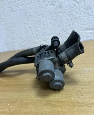 Mercedes-Benz E W210 Coolant heater control valve 0235451628 F58
