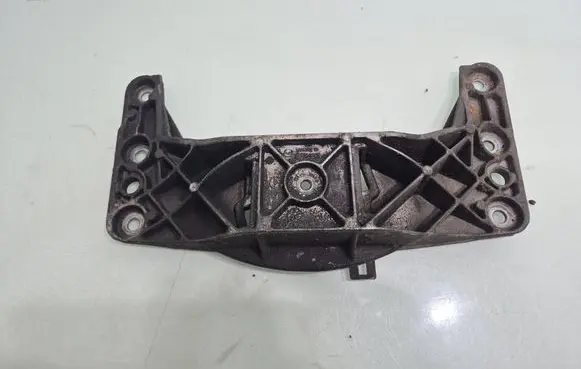BMW 5 E60 E61 Gearbox mounting bracket 13992010