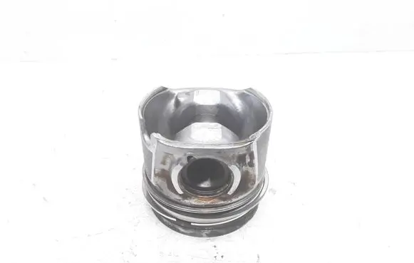 Mercedes-Benz C W204 Piston 17483L118