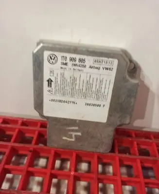 Volkswagen Touran I Airbag control unit/module 1T0909605 36030508F 05H21S12