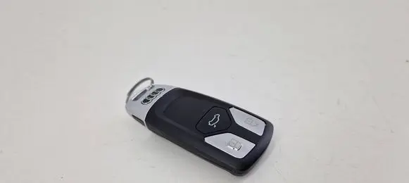 Audi A4 S4 B9 Ignition key/card 4M0959754T