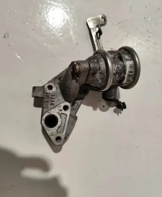 Audi A4 S4 B6 8E 8H EGR valve 06b131817l