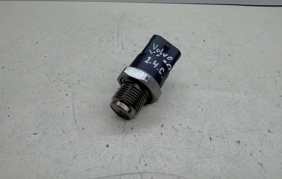Volvo XC90 Fuel pressure sensor 0281002612 30637412