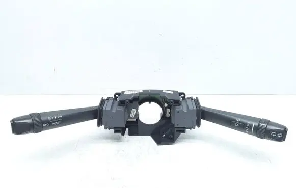 Volvo V70 Wiper turn signal indicator stalk/switch 30739601 30768101 30768097