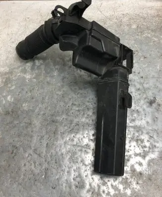 Intake resonator