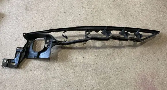 BMW X6 E71 Fender mounting bracket 7157989