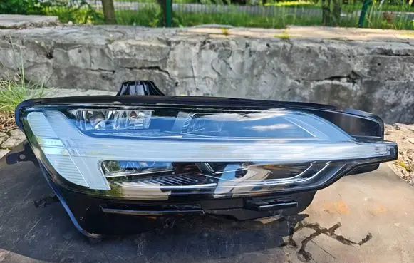 Volvo V60 Headlight/headlamp 32420502 00017369 5D5546A28