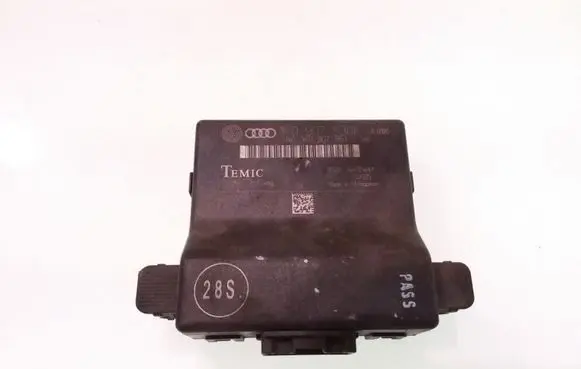 Audi A3 S3 8P Gateway control module 1K0907530F