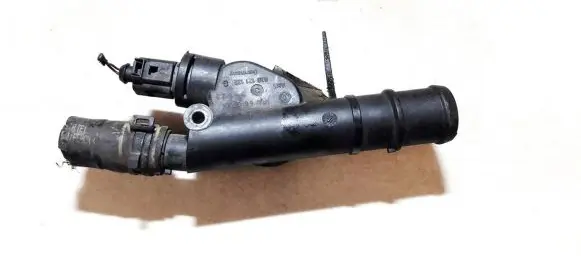 Volkswagen Jetta V Engine coolant pipe/hose 038121132G