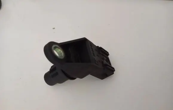 Renault Clio III Camshaft position sensor 8200038472