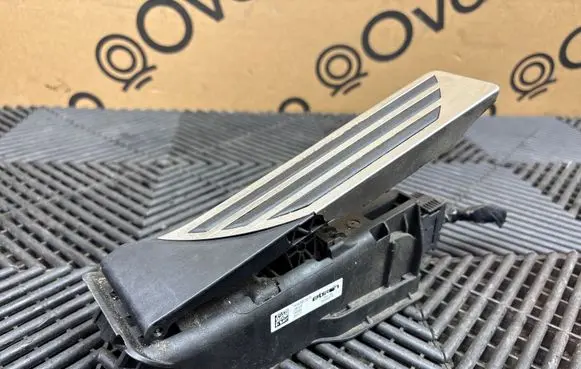 Alfa Romeo Stelvio Accelerator throttle pedal 20330479