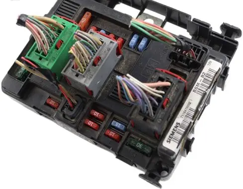 Citroen Berlingo Fuse module 9643498980 T118470002I