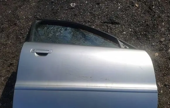 Audi A4 S4 B5 8D Front door pilkos
