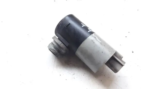 Toyota Avensis T270 Windscreen/windshield washer pump