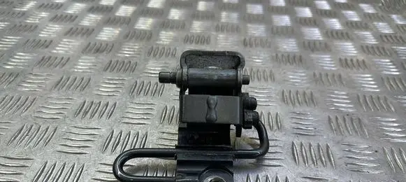 Audi Q7 4L Rear door lower hinge 4L0833411A