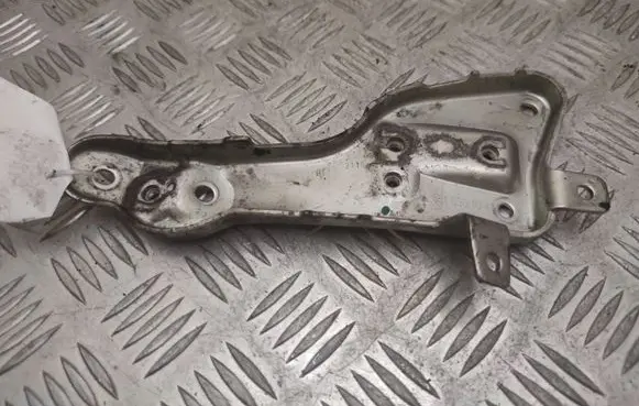 Mercedes-Benz GLC X253 C253 Engine mounting bracket A6510901041