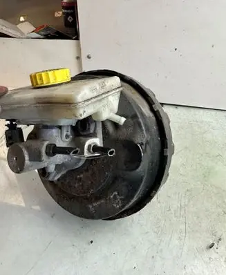 Volkswagen PASSAT B5.5 Brake booster 8E0612105