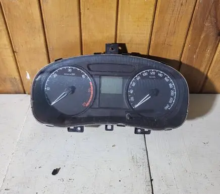 Speedometer (instrument cluster)
