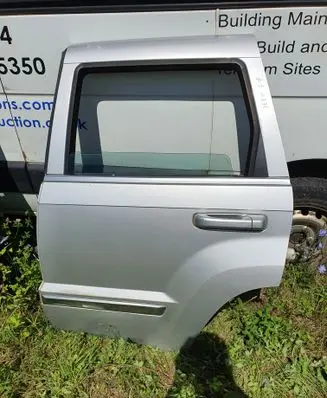 Jeep Cherokee Rear door