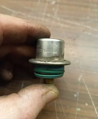 Renault Scenic I Fuel pressure regulator 0280160560