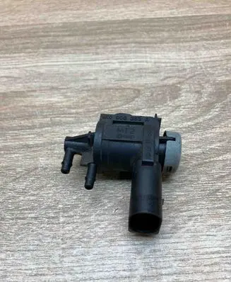 Volkswagen Touran II Turbo solenoid valve 1K0906283A