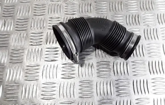 Audi A4 S4 B7 8E 8H Air intake hose/pipe 8E0129615K