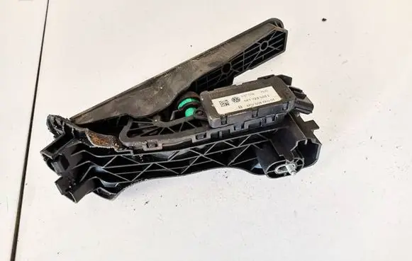 Volkswagen PASSAT CC Accelerator throttle pedal 1k1723503l 6pv008600-01